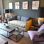Besotel - 20 2 Standorte 35 Schlafzimmer 29 Badezimmer 52 Betten Fuer 73 Gaeste ארקראת'