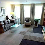 Besotel - 20 2 Standorte 35 Schlafzimmer 29 Badezimmer 52 Betten Fuer 73 Gaeste *