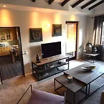 Besotel - 20 2 Standorte 35 Schlafzimmer 29 Badezimmer 52 Betten Fuer 73 Gaeste *
