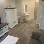 Besotel - 20 2 Standorte 35 Schlafzimmer 29 Badezimmer 52 Betten Fuer 73 Gaeste Erkrath