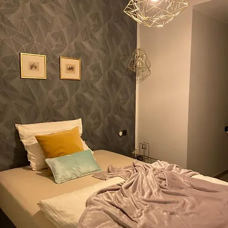 Besotel - 20 2 Standorte 35 Schlafzimmer 29 Badezimmer 52 Betten Fuer 73 Gaeste Erkrath