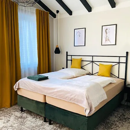 Besotel - 20 2 Standorte 35 Schlafzimmer 29 Badezimmer 52 Betten Fuer 73 Gaeste