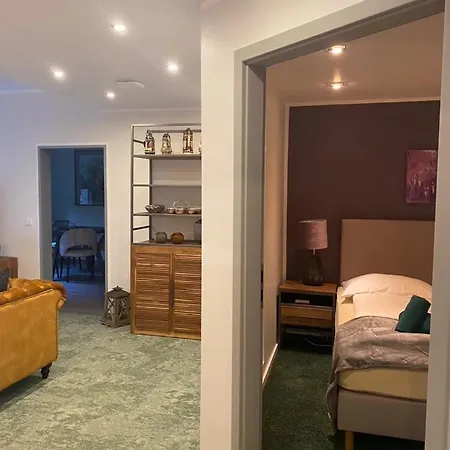 Besotel Erkrath- Schicke Oder Zentral Naehe Bahnhof Und Autobahn Im Neandertal Mit Glasfaser Wlan Und Freies Parken Apartment