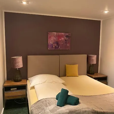 Besotel - 20 2 Standorte 35 Schlafzimmer 29 Badezimmer 52 Betten Fuer 73 Gaeste Apartmán