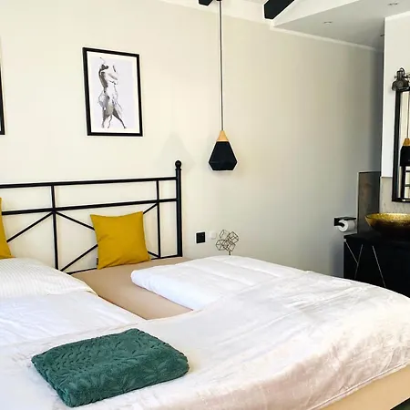 Apartment Besotel Erkrath- Schicke Oder Zentral Naehe Bahnhof Und Autobahn Im Neandertal Mit Glasfaser Wlan Und Freies Parken Erkrath