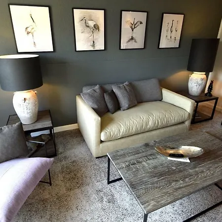 Besotel - 20 2 Standorte 35 Schlafzimmer 29 Badezimmer 52 Betten Fuer 73 Gaeste Apartmán