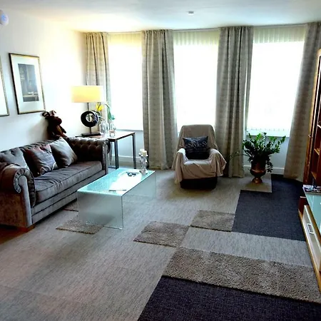 Besotel - 20 2 Standorte 35 Schlafzimmer 29 Badezimmer 52 Betten Fuer 73 Gaeste *