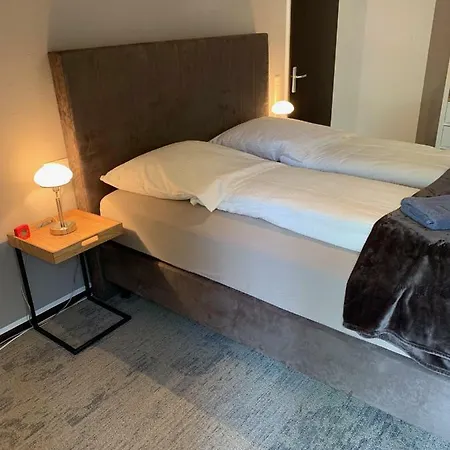Besotel - 20 2 Standorte 35 Schlafzimmer 29 Badezimmer 52 Betten Fuer 73 Gaeste Lejlighed Erkrath