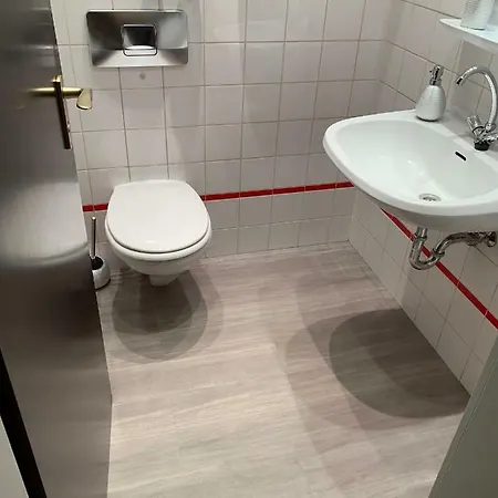 Apartmán Besotel - 20 2 Standorte 35 Schlafzimmer 29 Badezimmer 52 Betten Fuer 73 Gaeste *