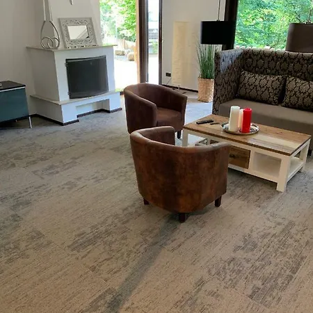 Besotel - 20 2 Standorte 35 Schlafzimmer 29 Badezimmer 52 Betten Fuer 73 Gaeste *