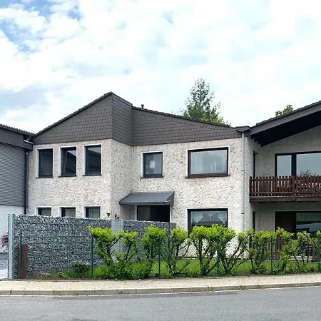 Besotel Erkrath- Schicke Oder Zentral Naehe Bahnhof Und Autobahn Im Neandertal Mit Glasfaser Wlan Und Freies Parken Apartment