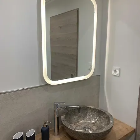 Besotel - 20 2 Standorte 35 Schlafzimmer 29 Badezimmer 52 Betten Fuer 73 Gaeste Erkrath