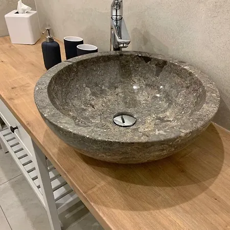 Besotel - 20 2 Standorte 35 Schlafzimmer 29 Badezimmer 52 Betten Fuer 73 Gaeste Erkrath