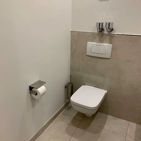 Apartmán Besotel - 20 2 Standorte 35 Schlafzimmer 29 Badezimmer 52 Betten Fuer 73 Gaeste Erkrath