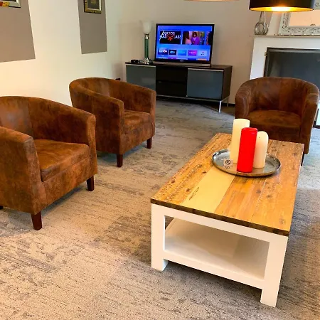 Besotel - 20 2 Standorte 35 Schlafzimmer 29 Badezimmer 52 Betten Fuer 73 Gaeste Apartmán