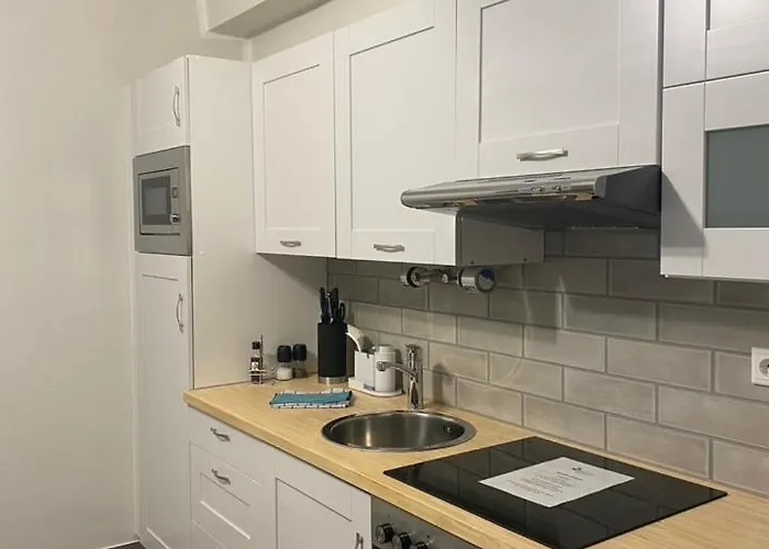 Besotel - 20 2 Standorte 35 Schlafzimmer 29 Badezimmer 52 Betten Fuer 73 Gaeste *