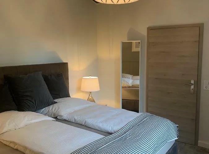 Apartman Besotel - 20 2 Standorte 35 Schlafzimmer 29 Badezimmer 52 Betten Fuer 73 Gaeste Erkrath