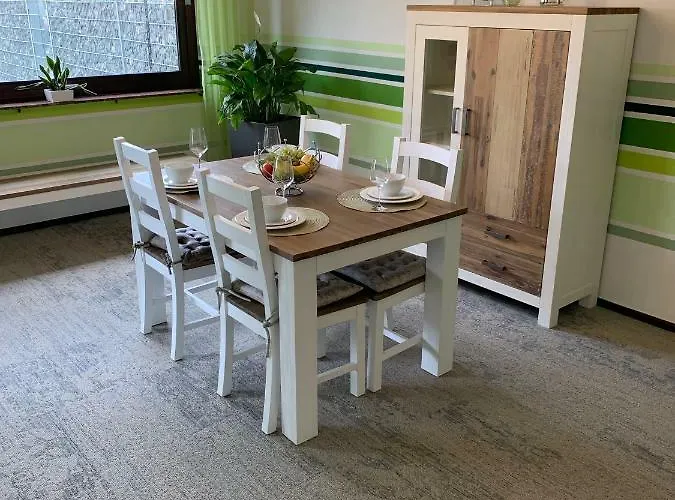 Besotel - 20 2 Standorte 35 Schlafzimmer 29 Badezimmer 52 Betten Fuer 73 Gaeste Appartement Erkrath