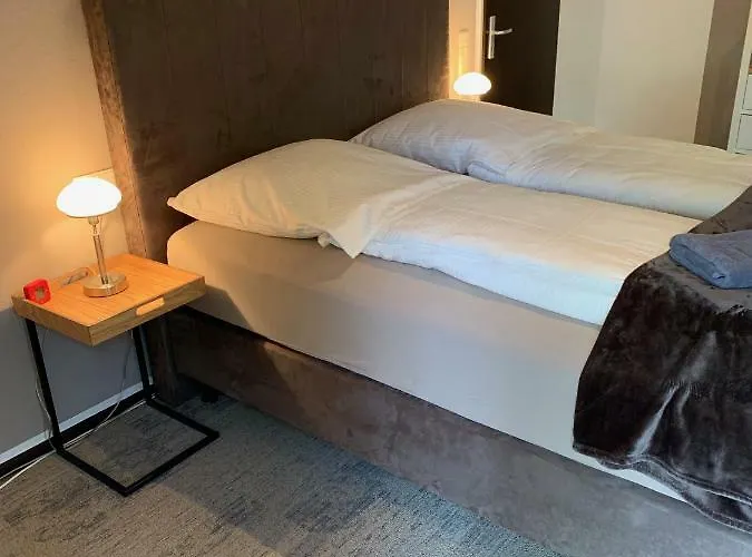 Besotel - 20 2 Standorte 35 Schlafzimmer 29 Badezimmer 52 Betten Fuer 73 Gaeste Apartman Erkrath